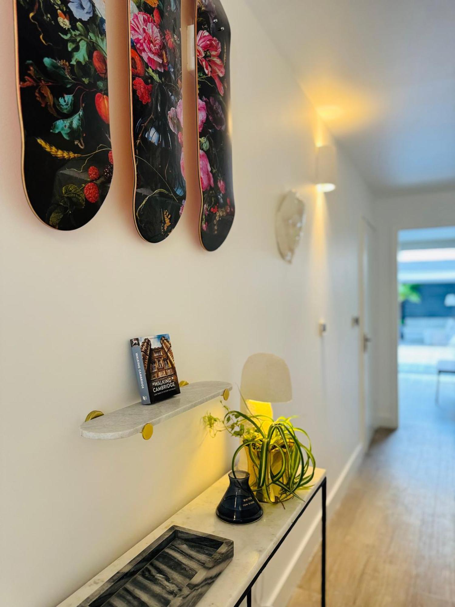 Stunning Designer House, Fantastic Location - Homehost